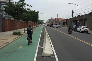 交通設施 道路上的隔離護欄終于要被撤除了