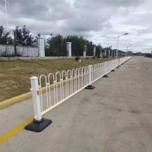 【安裝商丘公路道路鋅鋼隔離欄 交通安全京式設(shè)施圍欄 城市馬路防撞防護(hù)欄圖片】安裝商丘公路道路鋅鋼隔離欄 交通安全京式設(shè)施圍欄 城市馬路防撞防護(hù)欄